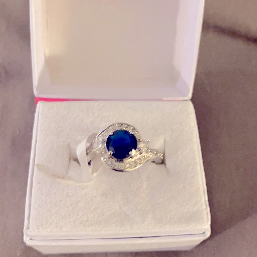 💜 Sapphire and White Topaz Ring Size 6